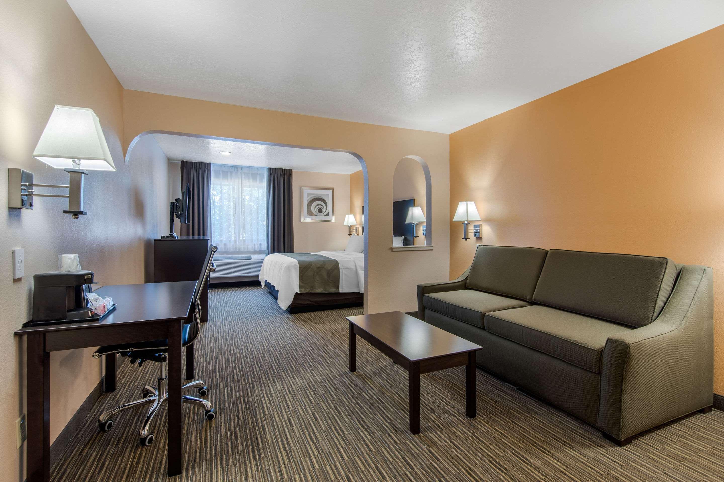 Quality Inn & Suites Albuquerque North Near Balloon Fiesta Park Exterior foto